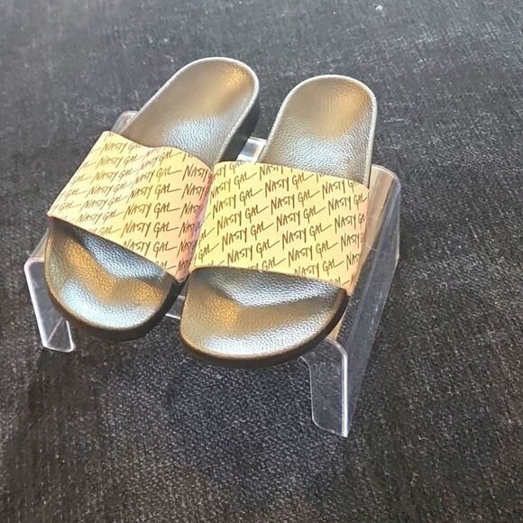 Nasty Gal Logo Slides - Picture 5 of 8